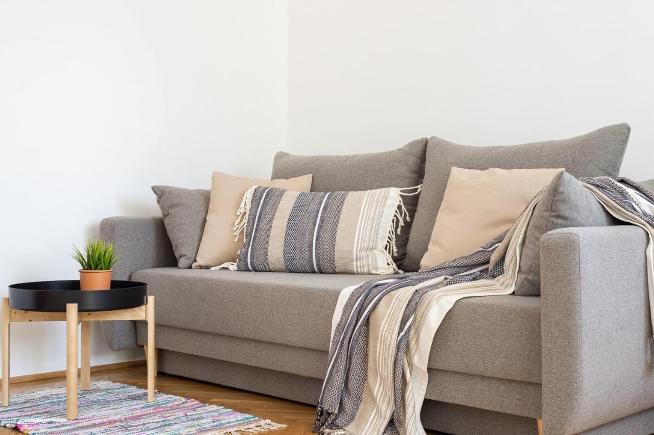 Rent Like Home - Pawia 36 Varsó Kültér fotó